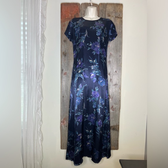 Laura Ashley 90s Vintage Satin Dark Floral Short Sleeve Maxi Dress Size 6 - Picture 10 of 10